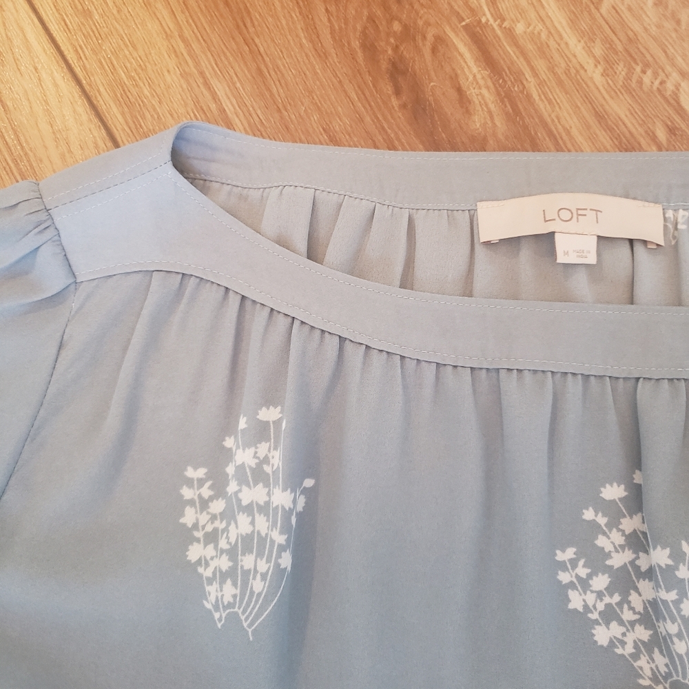 LOFT long sleeve blue white floral top, M
